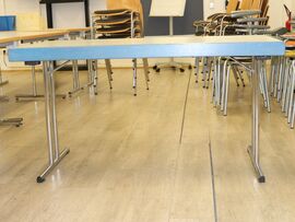 Klapptisch (weiß blau)